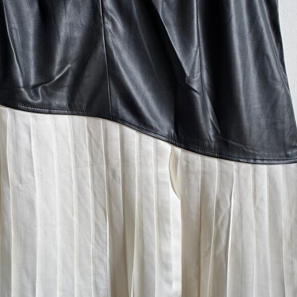 NWT ELOQUII Mixed Media Black & White Pleated Midi Skirt - Picture 3 of 8